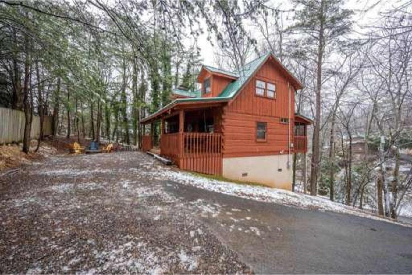 A Charming Cabin, Pool, Firepit, Hot Tub-Jacuzzi Gatlinburg Zewnętrze zdjęcie