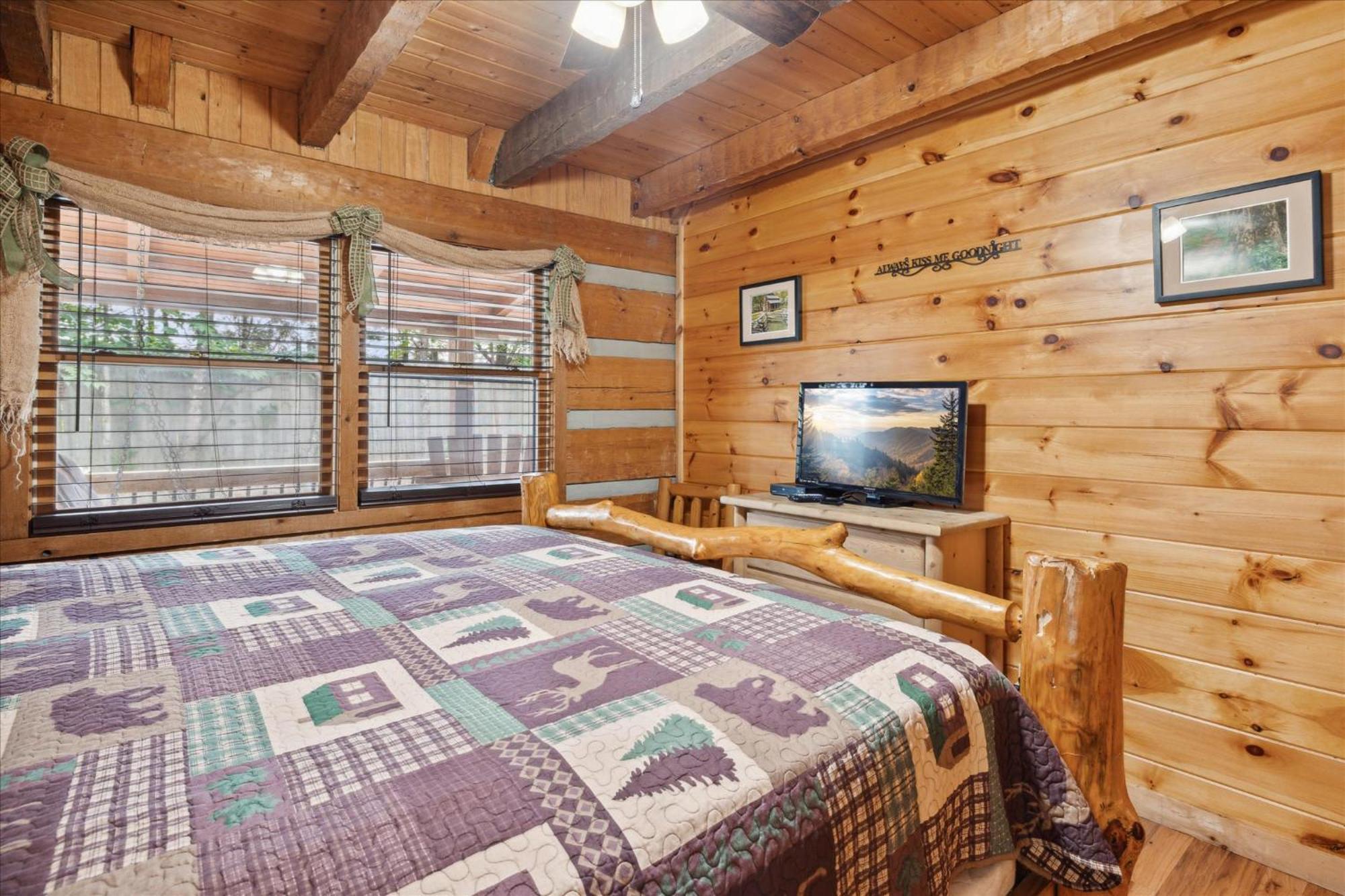 A Charming Cabin, Pool, Firepit, Hot Tub-Jacuzzi Gatlinburg Zewnętrze zdjęcie