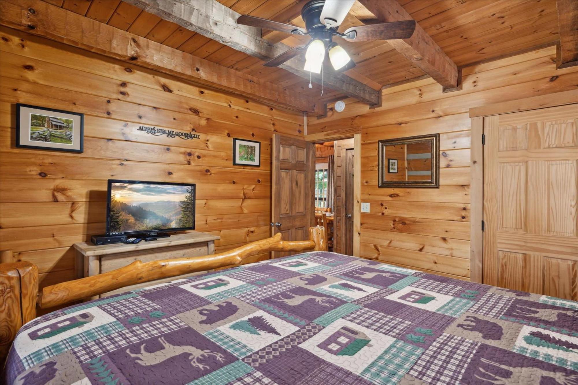 A Charming Cabin, Pool, Firepit, Hot Tub-Jacuzzi Gatlinburg Zewnętrze zdjęcie