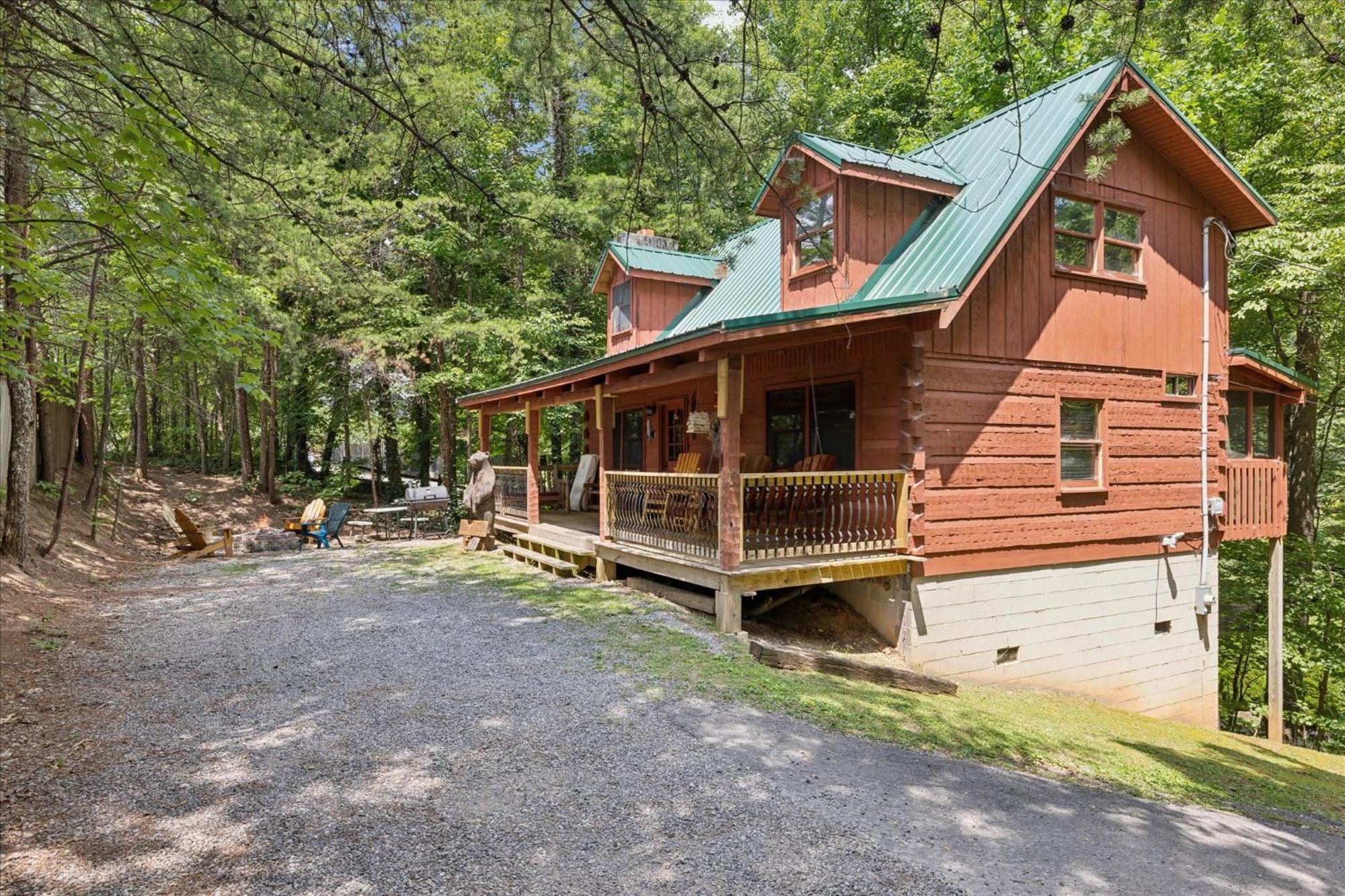 A Charming Cabin, Pool, Firepit, Hot Tub-Jacuzzi Gatlinburg Zewnętrze zdjęcie